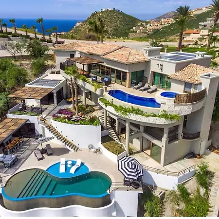 Villa De 6 Recamaras Con Vistas Al Mar En Pedregal